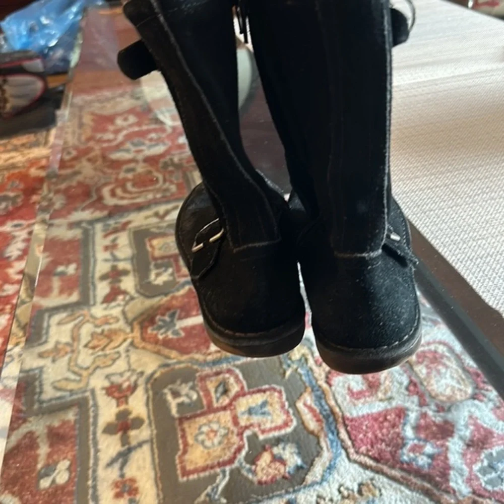 Used women’s hush puppies‎
